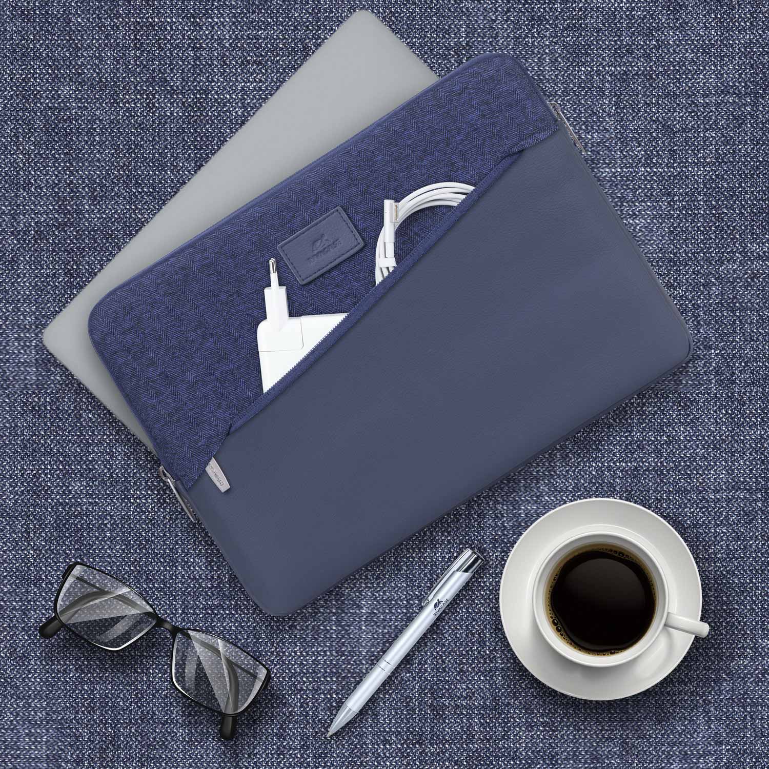 7903 blue MacBook Pro and Ultrabook sleeve 13.3